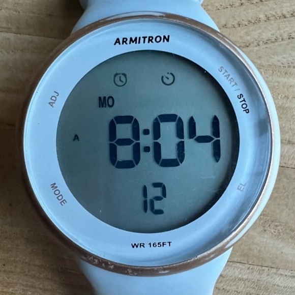 Armitron pro sport digital watch NEW BATTERY - Picture 1 of 7